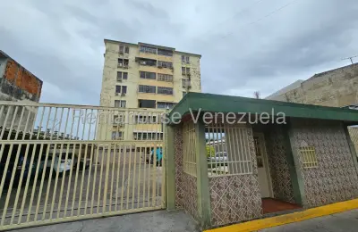 Private Estate MagnificModern Apartment for Sale in La Barraca Sector, Maracayent Views